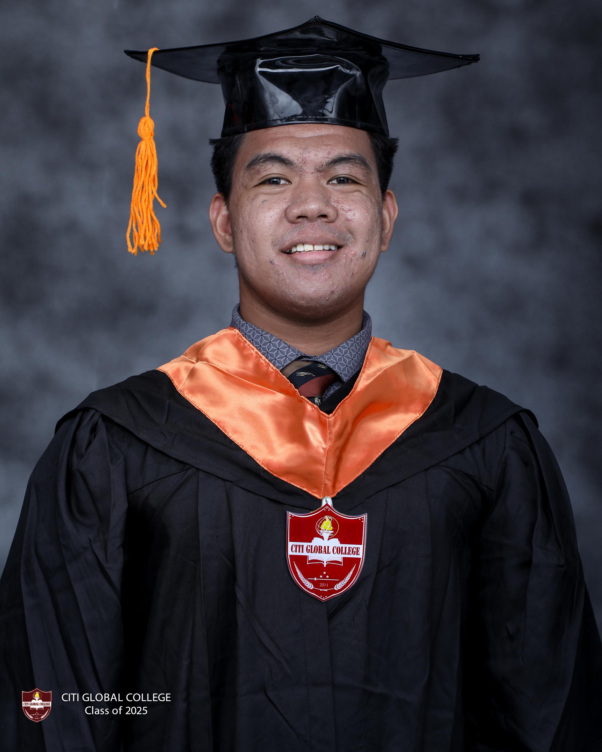 aceshapiz-college-gradpic